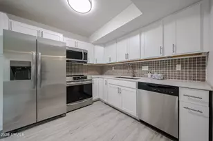 2120 W Pontiac Dr, Phoenix, AZ 85027 - Photo 11