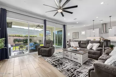 17165 W Piperton Street W, Surprise, AZ 85388 - Photo 9