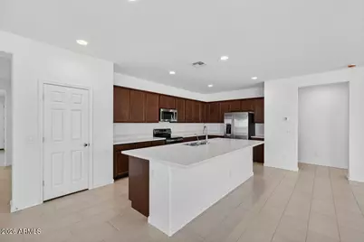 5676 N 177th Lane, Litchfield Park, AZ 85340 - Photo 7