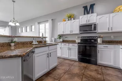 8796 W Frier Drive, Glendale, AZ 85305 - Photo 9