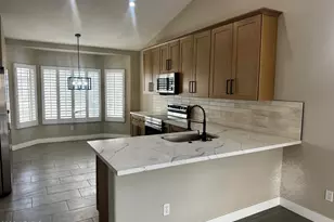 7570 W Jenan Dr, Peoria, AZ 85345 - Photo 11