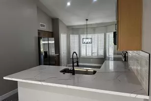 7570 W Jenan Dr, Peoria, AZ 85345 - Photo 3