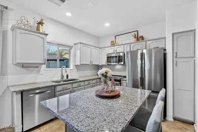 2725 E Mine Creek Road #1135, Phoenix, AZ 85024 - Photo 11