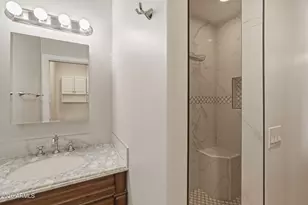 2227 S Sierra Vista Dr, Tempe, AZ 85282 - Photo 9