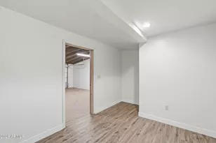 2227 S Sierra Vista Dr, Tempe, AZ 85282 - Photo 39