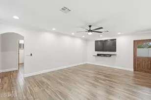 2227 S Sierra Vista Dr, Tempe, AZ 85282 - Photo 23