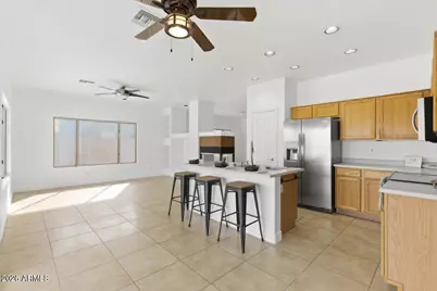 9446 W Albert Lane, Peoria, AZ 85382 - Photo 11