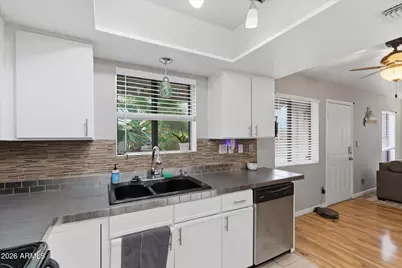 3635 N 37th Street #10, Phoenix, AZ 85018 - Photo 11