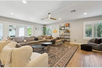 3021 N 47th Place, Phoenix, AZ 85018 - Photo 11