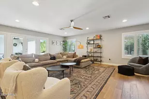 3021 N 47th Pl, Phoenix, AZ 85018 - Photo 11