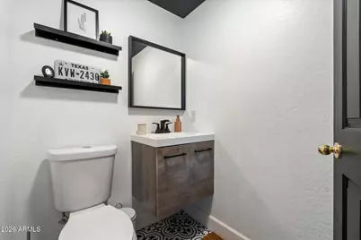 3034 N 39th Street #2, Phoenix, AZ 85018 - Photo 9