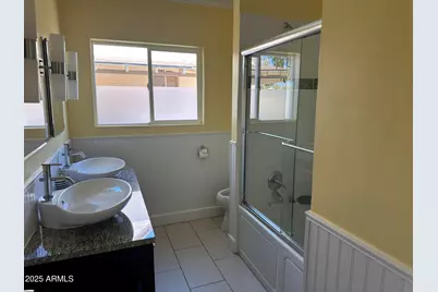 1526 W Wilshire Drive, Phoenix, AZ 85007 - Photo 11