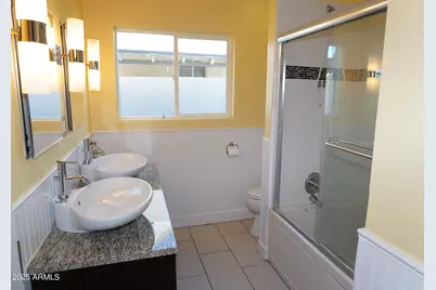 1526 W Wilshire Drive, Phoenix, AZ 85007 - Photo 9