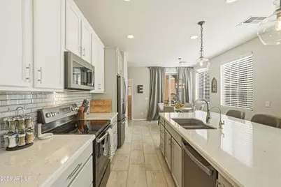 1677 E Bridgeport Parkway, Gilbert, AZ 85295 - Photo 11