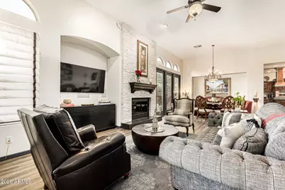 3418 E Pyrenees Pass, Phoenix, AZ 85018 - Photo 9