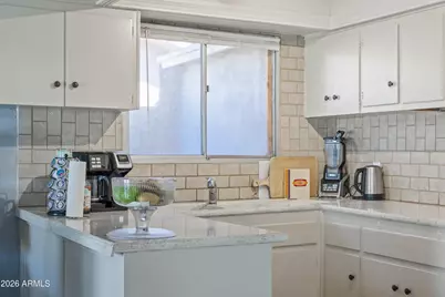 8018 W Avalon Drive, Phoenix, AZ 85033 - Photo 9