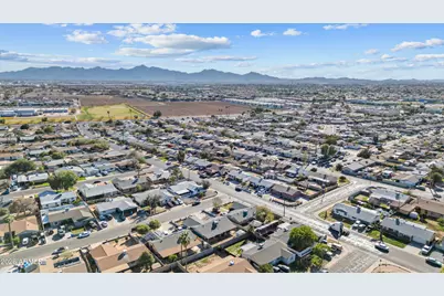 8018 W Avalon Drive, Phoenix, AZ 85033 - Photo 39