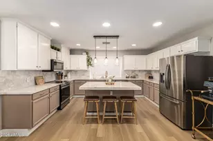 107 S Catalina St, Gilbert, AZ 85233 - Photo 17