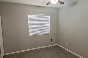 251 W Buist Ave, Phoenix, AZ 85041 - Photo 15