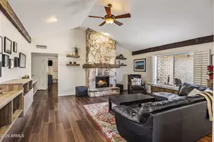 221 W Sweetwater Ave, Phoenix, AZ 85029 - Photo 9