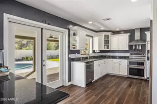 221 W Sweetwater Ave, Phoenix, AZ 85029 - Photo 15