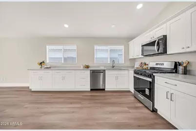 8539 W Paradise Drive, Peoria, AZ 85345 - Photo 11