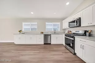 8539 W Paradise Dr, Peoria, AZ 85345 - Photo 11