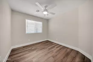 8539 W Paradise Dr, Peoria, AZ 85345 - Photo 25