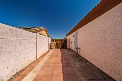 9069 W Raven Drive, Arizona City, AZ 85123 - Photo 27