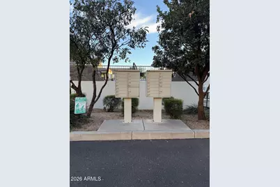 2863 E Pinchot Avenue, Phoenix, AZ 85016 - Photo 9