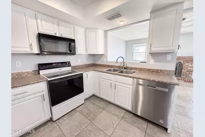 10421 W Puget Avenue, Peoria, AZ 85345 - Photo 17