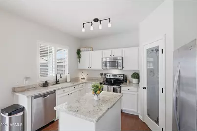 1886 E 37th Avenue, Apache Junction, AZ 85119 - Photo 5