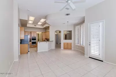 5235 E Herrera Drive, Phoenix, AZ 85054 - Photo 9