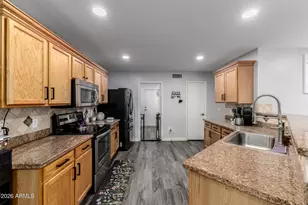 23219 North 21st Pl, Phoenix, AZ 85024 - Photo 11