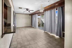 11120 W Desert Butte Dr, Sun City, AZ 85351 - Photo 9