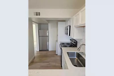 1330 E Highland Avenue #8A, Phoenix, AZ 85014 - Photo 3