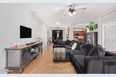 697 W Oak Tree Lane, San Tan Valley, AZ 85143 - Photo 5