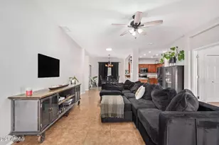 697 W Oak Tree Ln, San Tan Valley, AZ 85143 - Photo 5