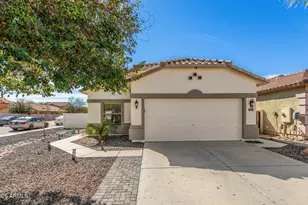 697 W Oak Tree Ln, San Tan Valley, AZ 85143 - Photo 1