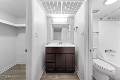 1601 W Camelback Road #E10AE, Phoenix, AZ 85015 - Photo 9