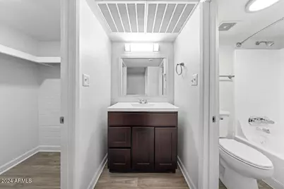 1601 W Camelback Road #E10AE, Phoenix, AZ 85015 - Photo 9