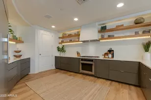 2211 E Camelback Rd, Phoenix, AZ 85016 - Photo 7