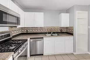 3044 N 80th Ln, Phoenix, AZ 85033 - Photo 9