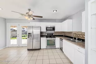 3044 N 80th Ln, Phoenix, AZ 85033 - Photo 7