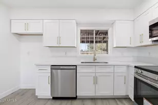 2314 N 71st Dr, Phoenix, AZ 85035 - Photo 11