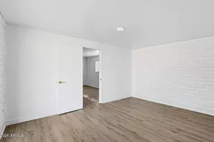 2314 N 71st Dr, Phoenix, AZ 85035 - Photo 17