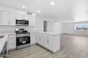 2314 N 71st Dr, Phoenix, AZ 85035 - Photo 9