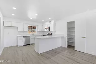 2314 N 71st Dr, Phoenix, AZ 85035 - Photo 7