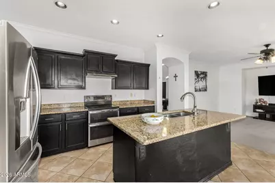 22142 W Moonlight Path, Buckeye, AZ 85326 - Photo 21