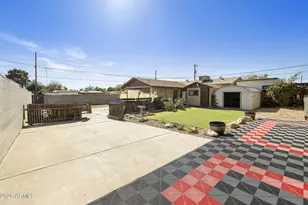 823 E Ironwood Dr, Phoenix, AZ 85020 - Photo 17